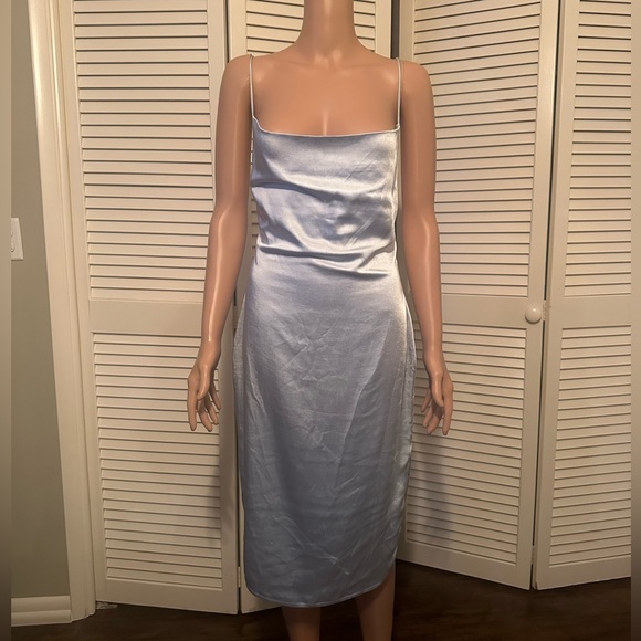 Superdown Billie Drape Midi Dress Light Blue - Picture 2 of 4